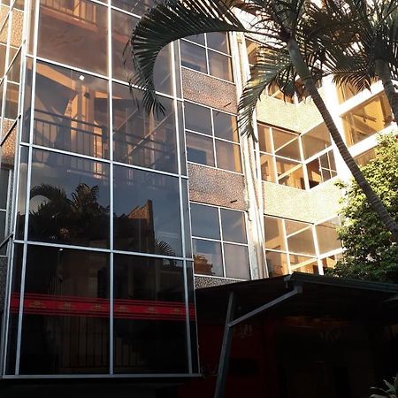 Hotel Del Sur San Lorenzo Exterior photo